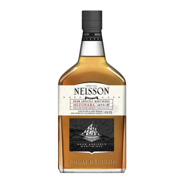 Le rhum Neisson élevé en fût de Mizunara, batch 2, utilise une variété rare de chêne originaire du Japon. Ce type d'élevage, bien plus commun dans le monde du whisky, est exceptionnel pour le rhum. Le Mizunara confère à ce rhum une rondeur naturelle et remarquable. Ce second batch est issu de seulement 5 petits fûts de 250 litres, fabriqués à partir de ce bois précieux, offrant ainsi une signature aromatique inédite. Avec sa douceur et sa suavité exceptionnelles, ce rhum saura satisfaire les connaisseurs impatients de savourer son caractère unique, marqué par des arômes délicats, une sucrosité subtile et une grande finesse.